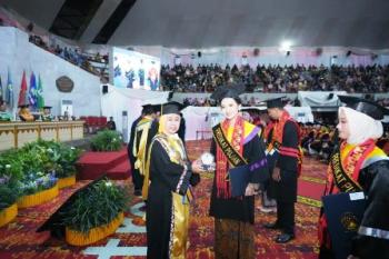 Unila Mewisuda 973 Mahasiswa Periode I TA 2025/2026